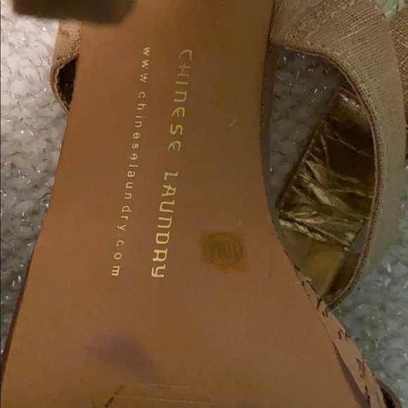 Chinese Laundry Gold & Cork Gladiator Platforms - Picture 5 of 8